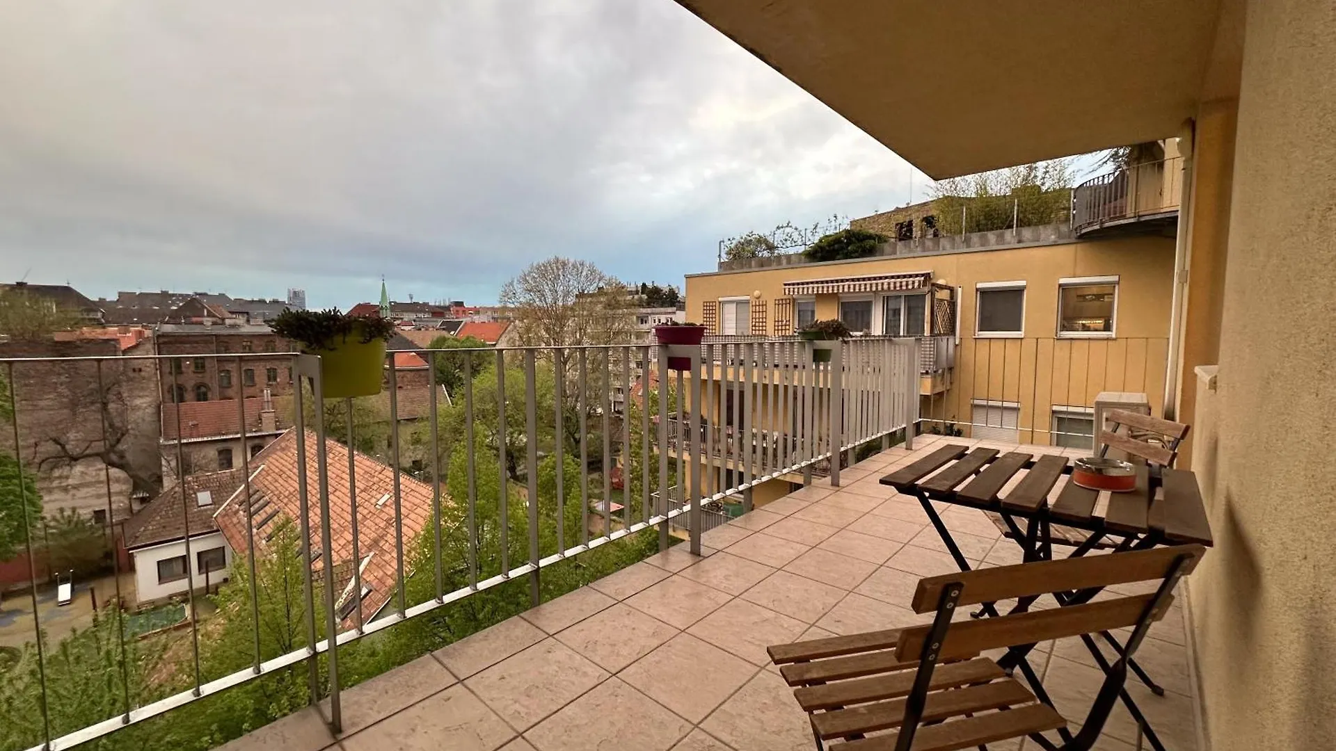 Cherry Abode Apartment With Terrace Budapest Hungary