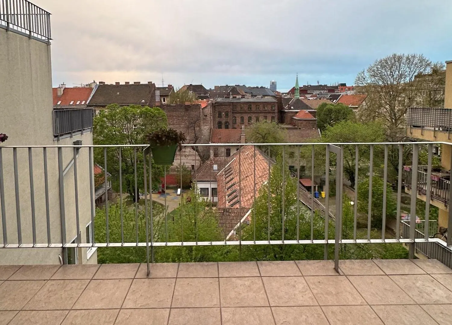 Cherry Abode Apartment With Terrace Budapest Hungary